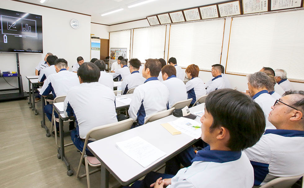 業務改善の研修も定期的に実施